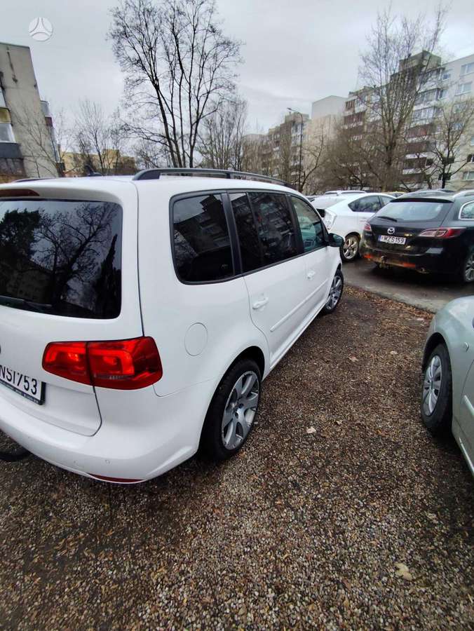Volkswagen Touran - 4