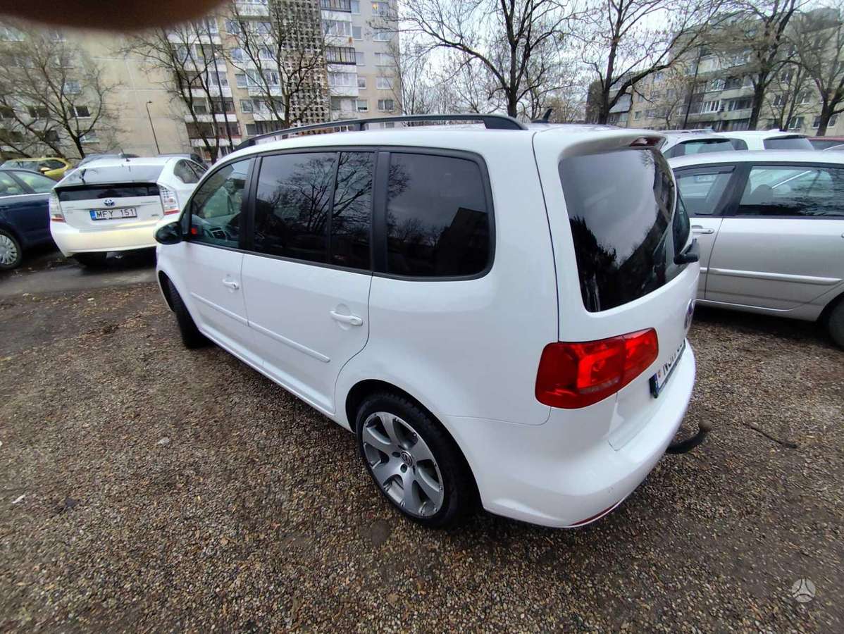 Volkswagen Touran - 5