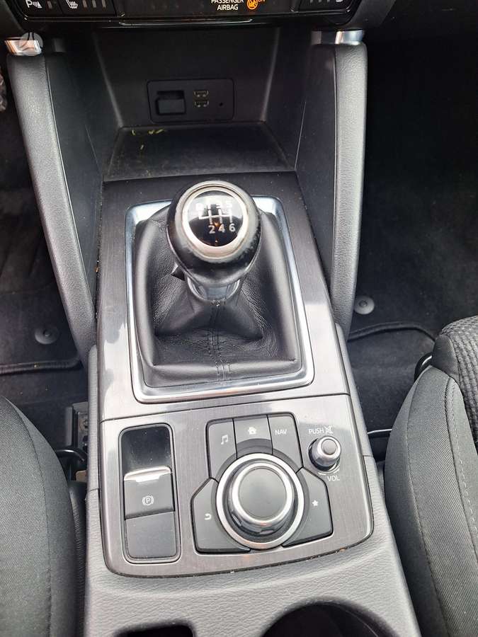 Mazda CX-5, 2.2 l., off-road / crossover