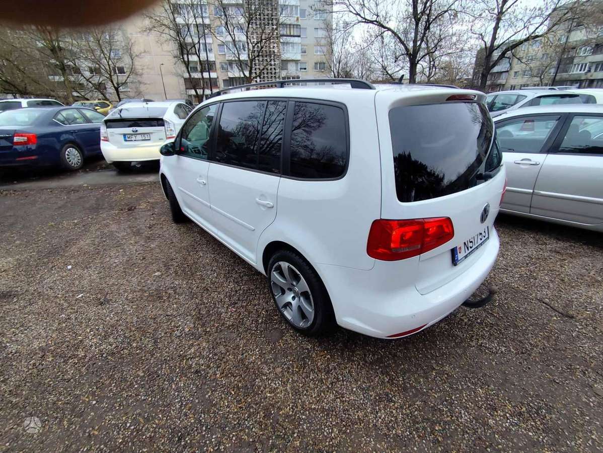 Volkswagen Touran - 6