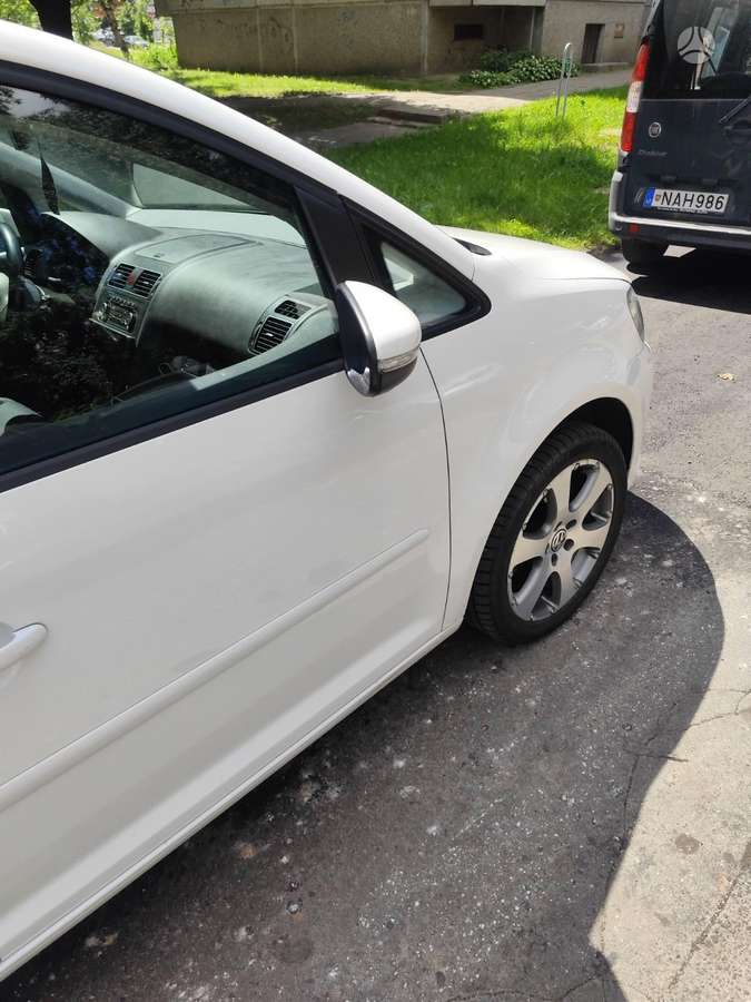 Volkswagen Touran - 12