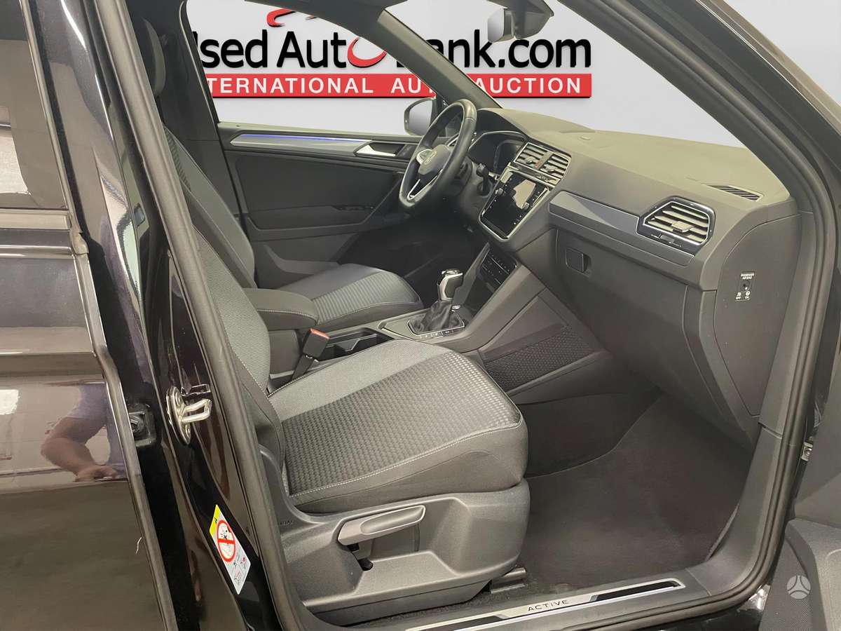 Volkswagen Tiguan - 12
