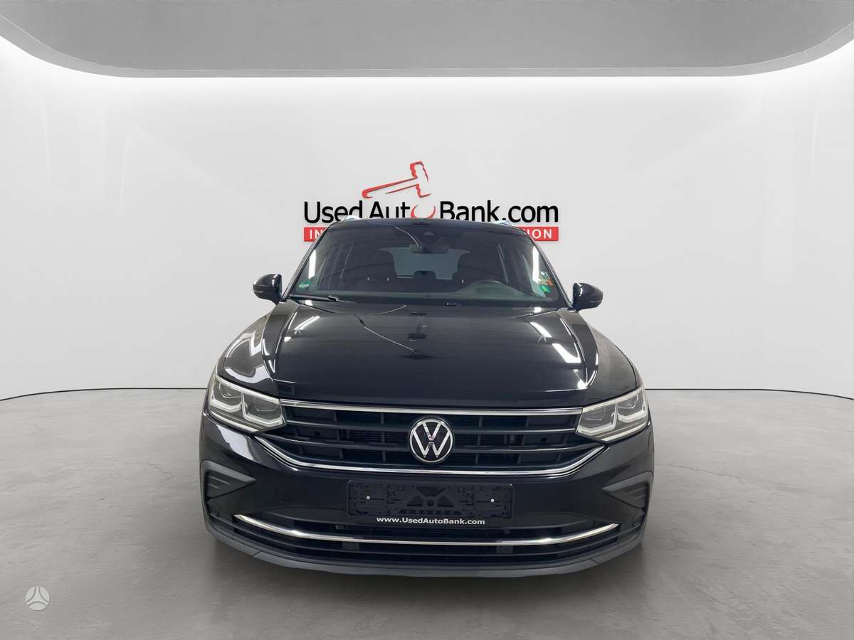 Volkswagen Tiguan - 2