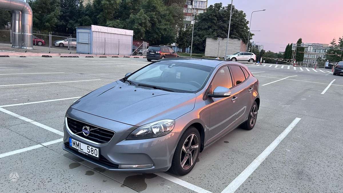 Volvo V40 - 2
