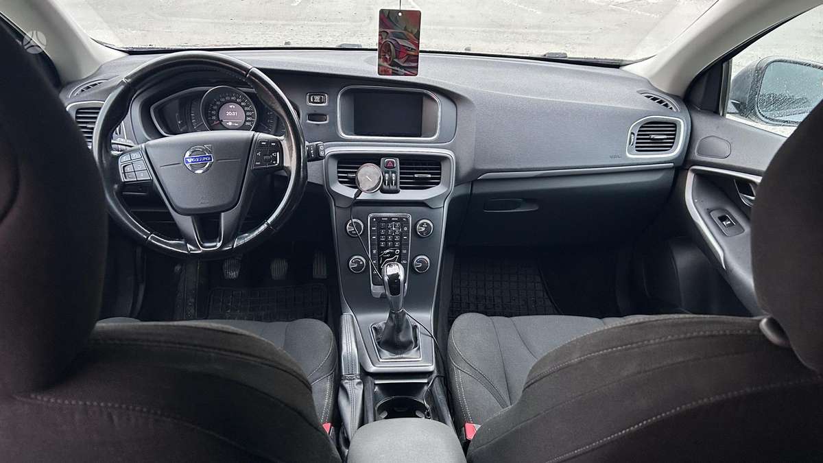 Volvo V40 - 9