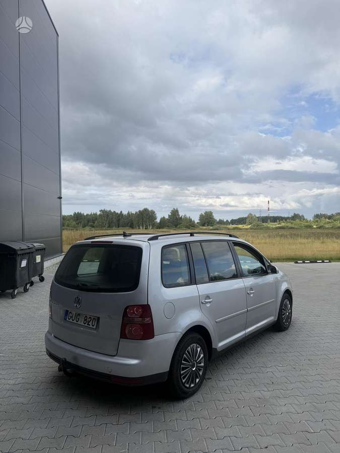 Volkswagen Touran - 3