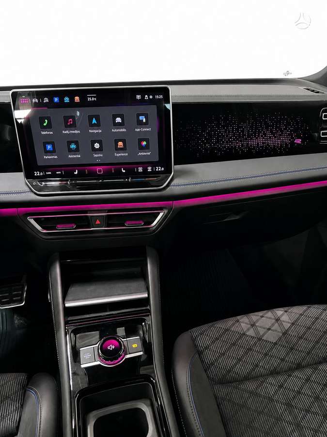 Volkswagen Tiguan - 10