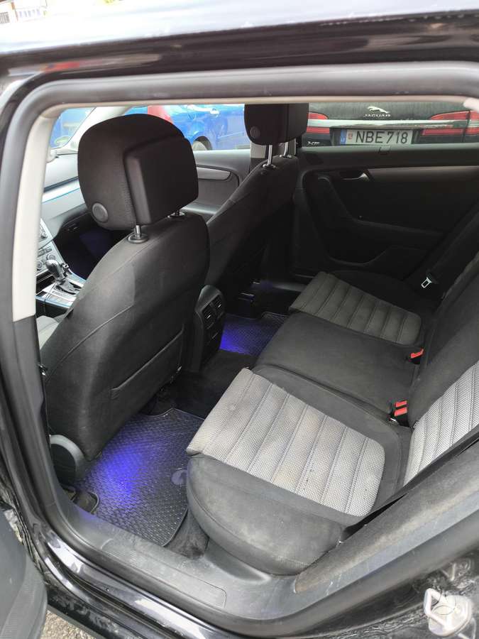 Volkswagen Passat - 2