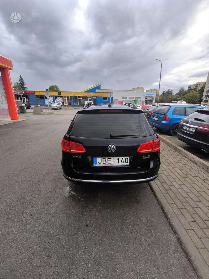Volkswagen Passat - 11