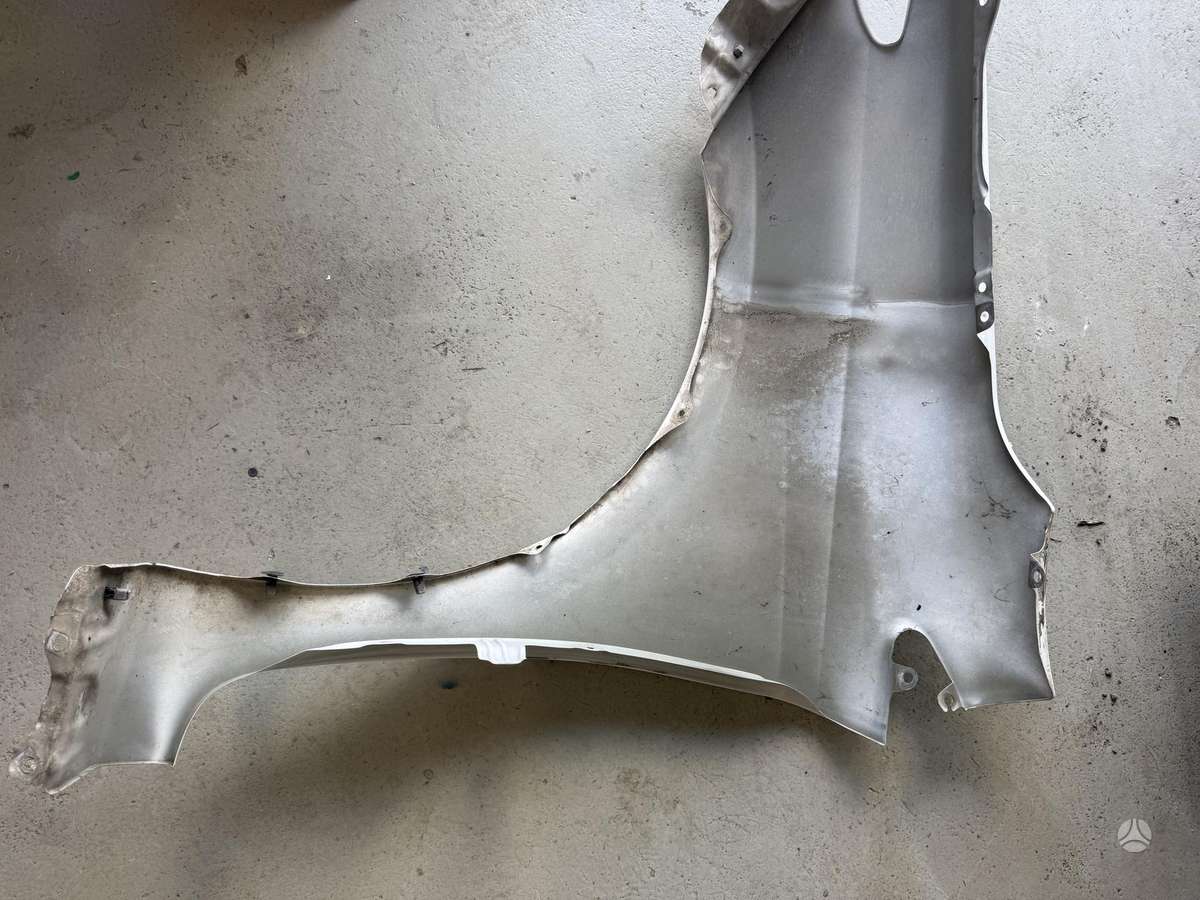 Toyota Auris fenders