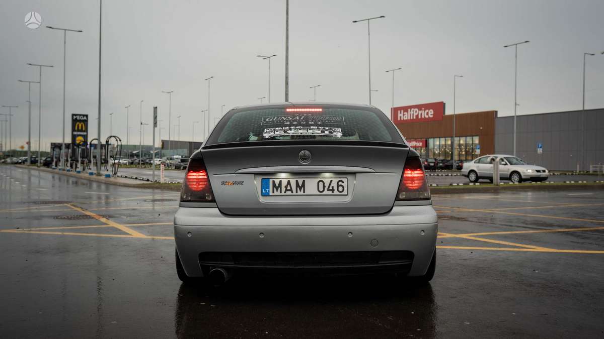 BMW 320, 2.0 l., Хэтчбек
