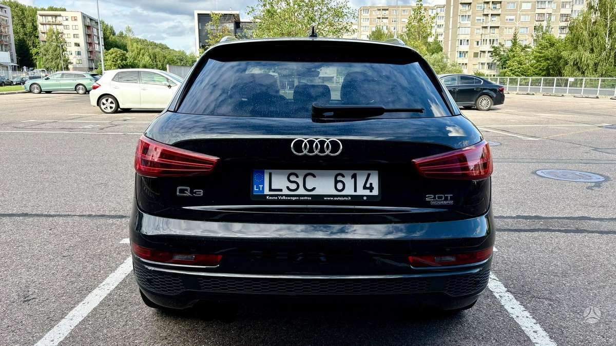Audi Q3, 2.0 l., Внедорожник / Кроссовер