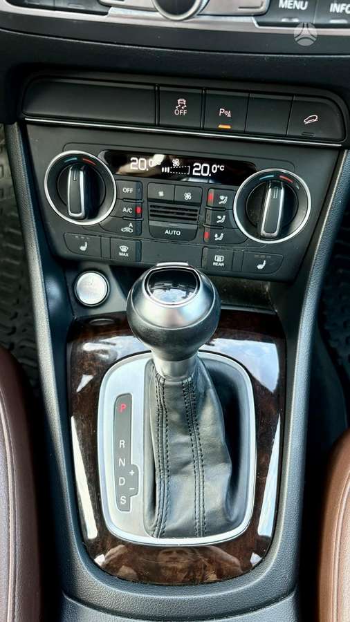 Audi Q3, 2.0 l., Внедорожник / Кроссовер