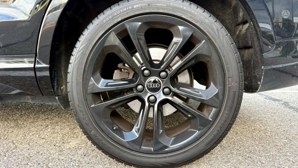 Audi Q3, 2.0 l., Внедорожник / Кроссовер