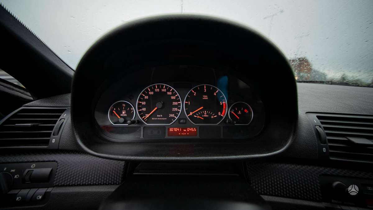 BMW 320, 2.0 l., hatchback