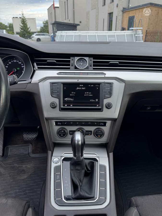 Volkswagen Passat - 7