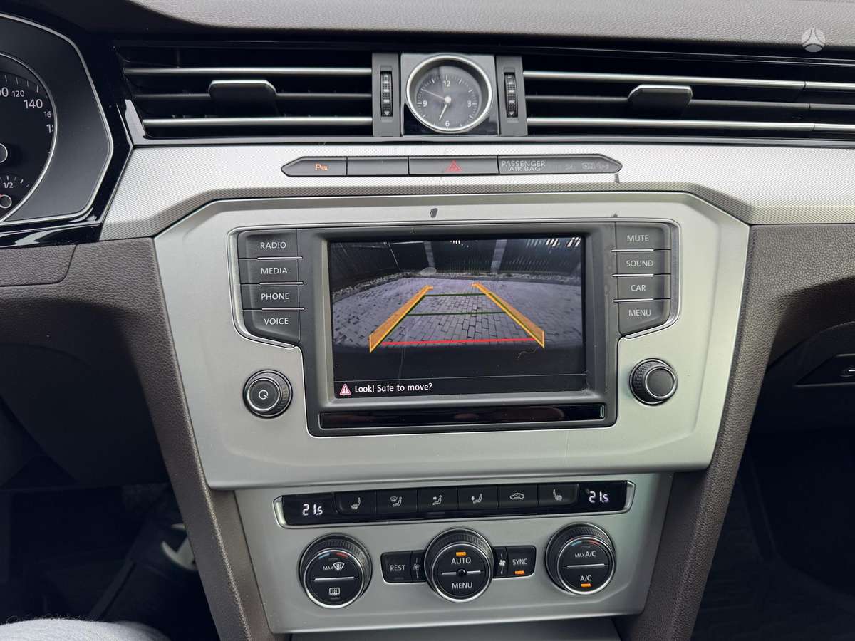 Volkswagen Passat - 8