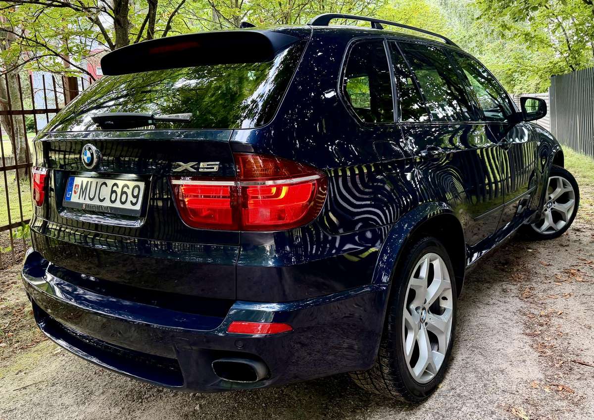 BMW X5, off-road / crossover