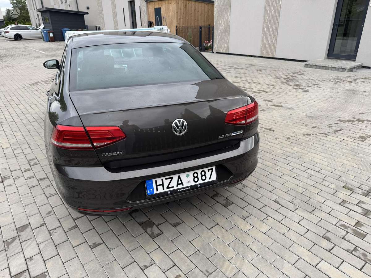 Volkswagen Passat - 4