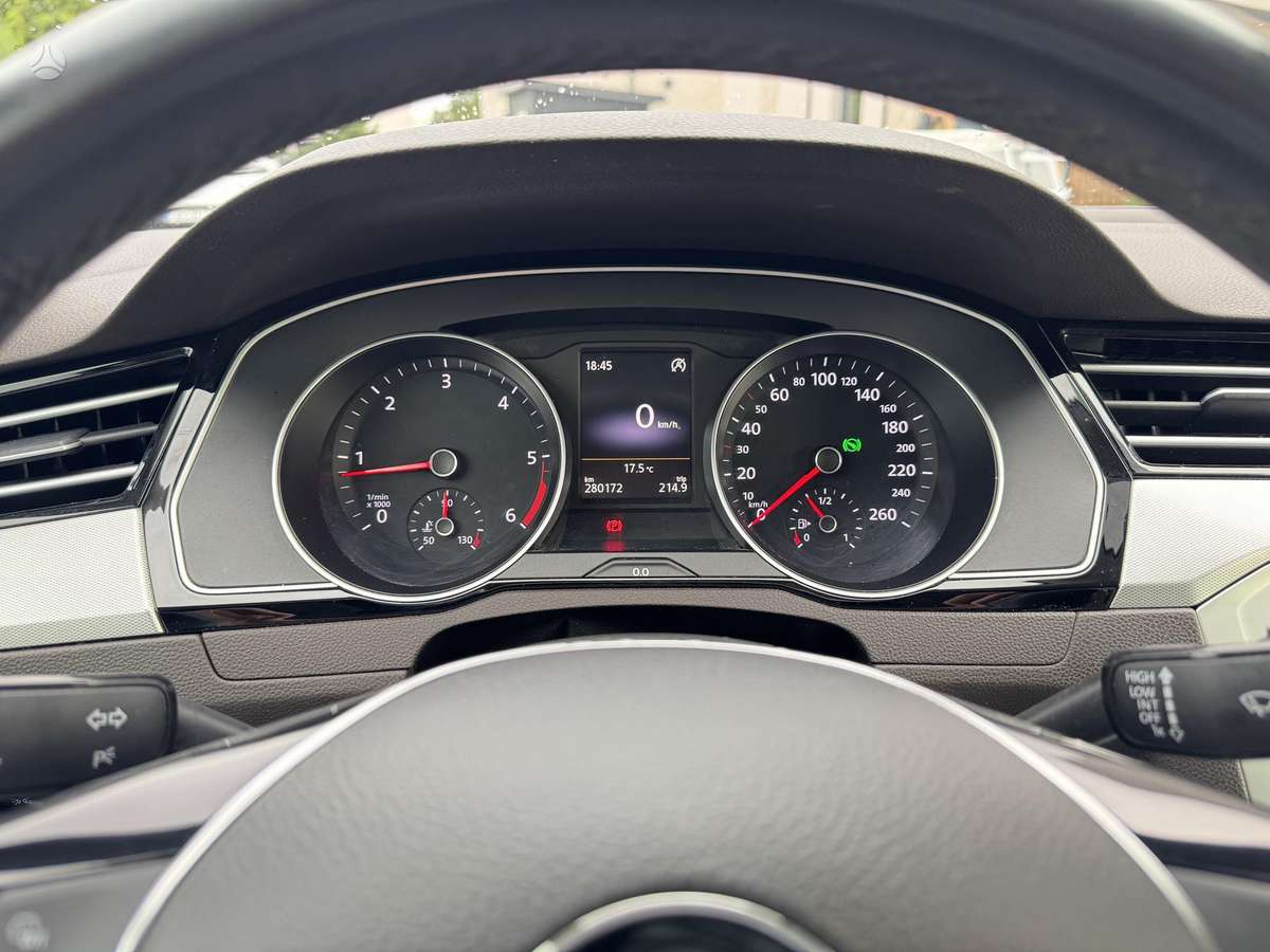 Volkswagen Passat - 9