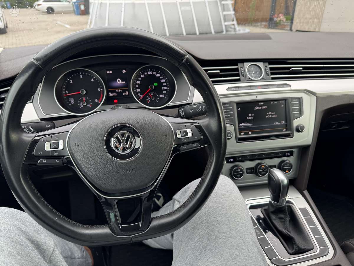 Volkswagen Passat - 6