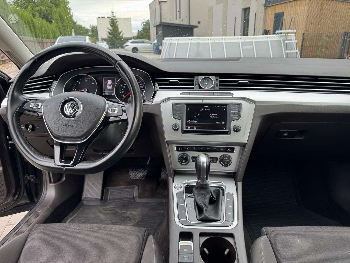 Volkswagen Passat - 10