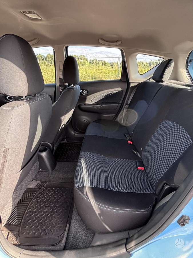 Nissan Versa, 1.6 l., hatchback