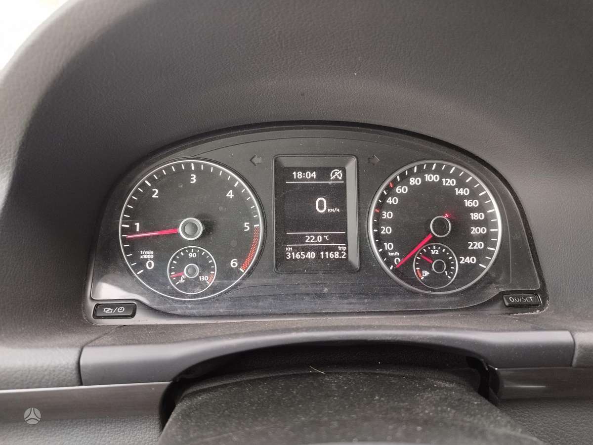 Volkswagen Touran - 8