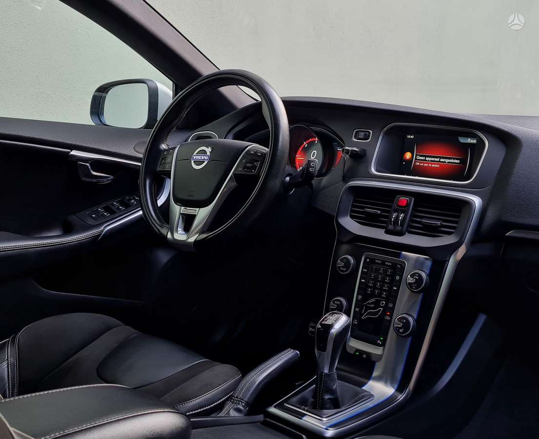 Volvo V40, 2.0 l., hatchback