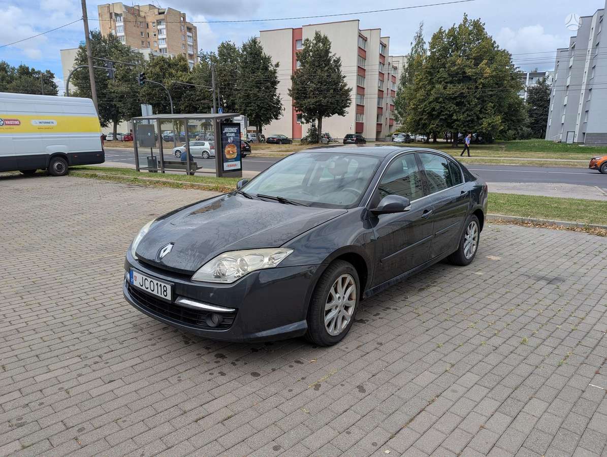 Renault Laguna - 1
