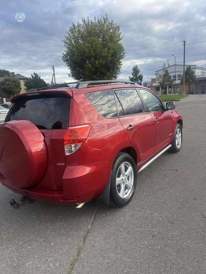 Toyota RAV4 - 8