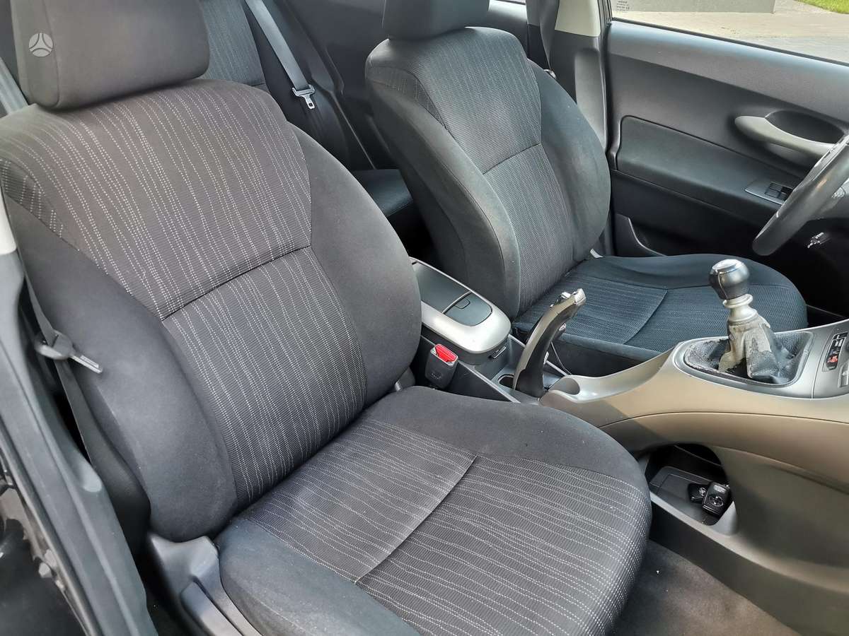 Toyota Auris, 2.0 l., hatchback