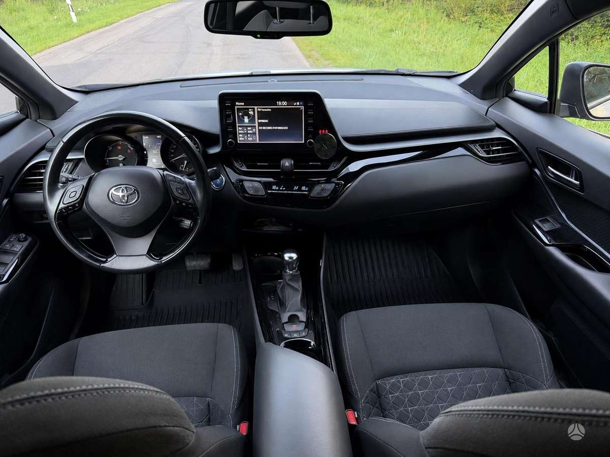 Toyota C-HR - 9