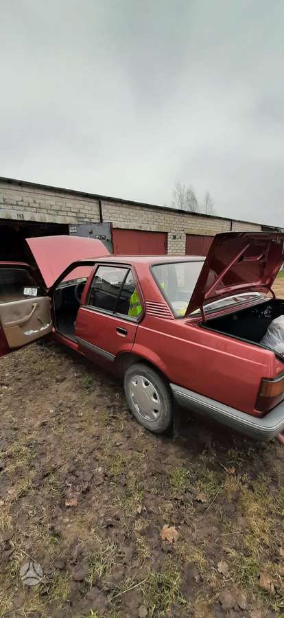Opel Ascona, 1.8 l., Седан