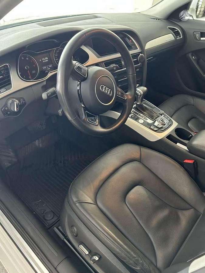 Audi A4, 2.0 l., Седан