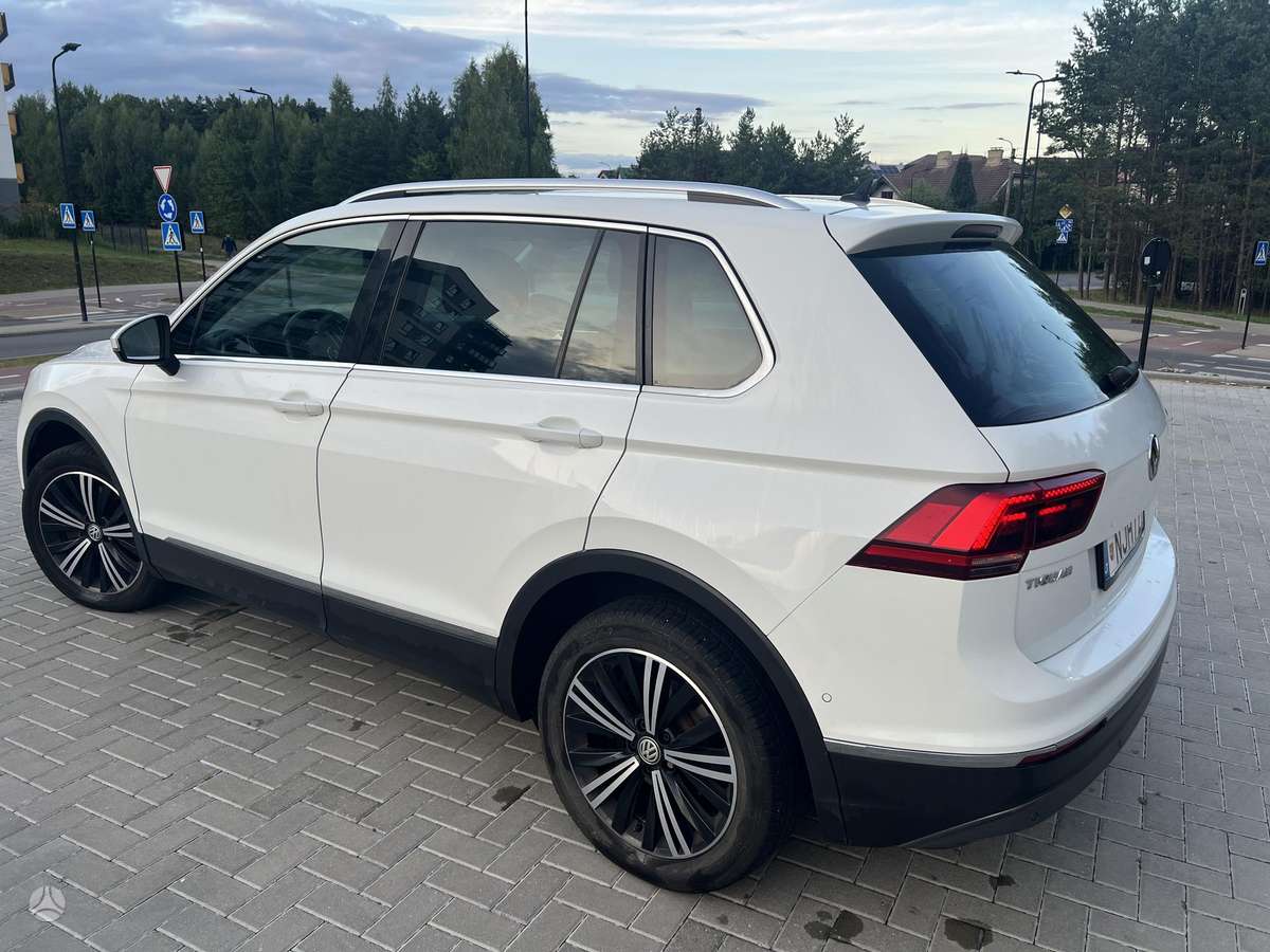 Volkswagen Tiguan - 2