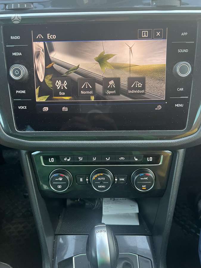 Volkswagen Tiguan - 9