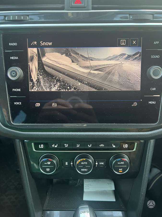 Volkswagen Tiguan - 10
