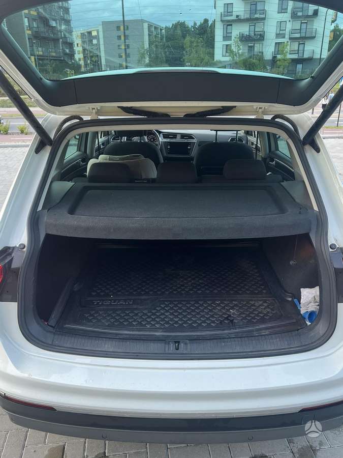 Volkswagen Tiguan - 11