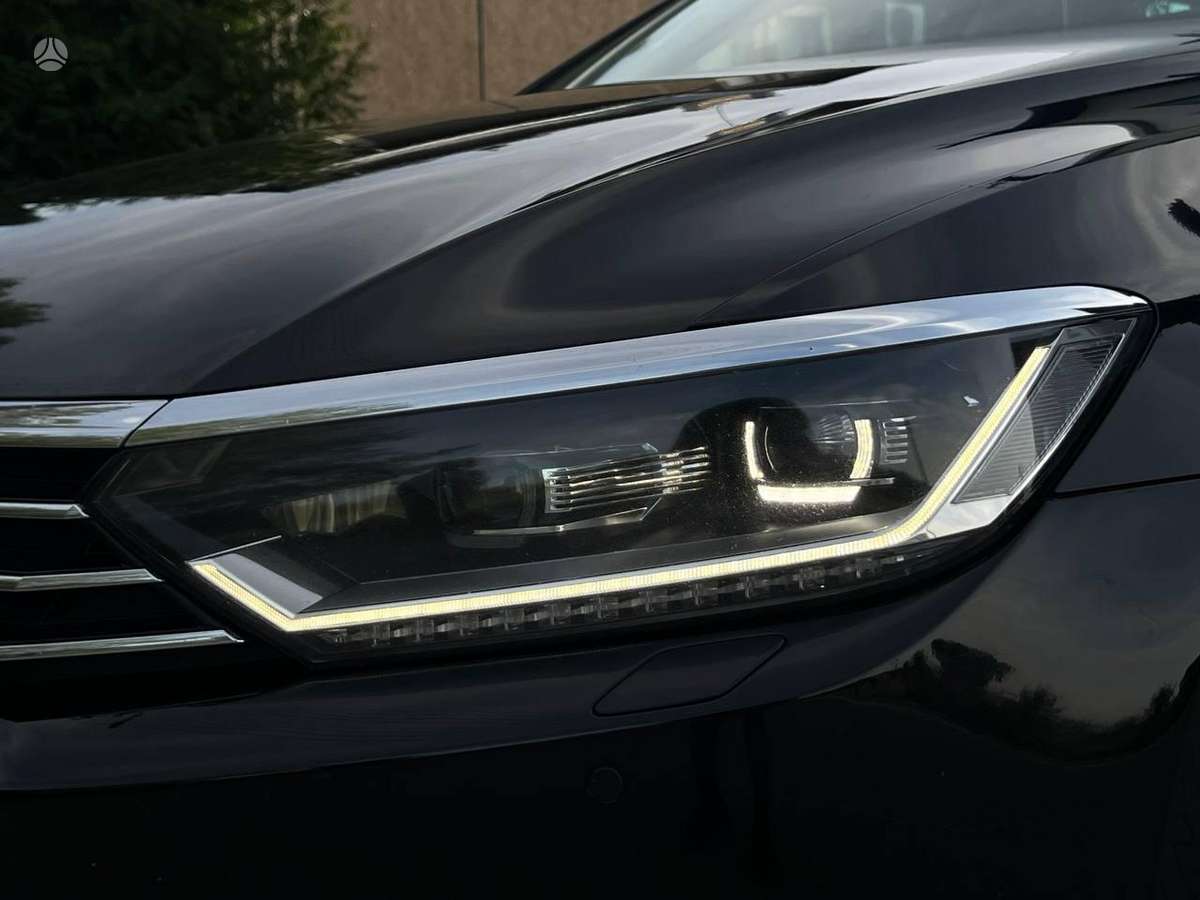 Volkswagen Passat - 2