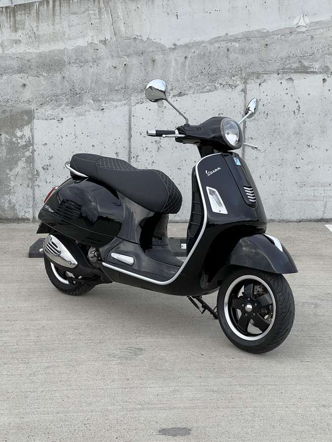 Piaggio Vespa 300cc, мотороллеры / мопеды