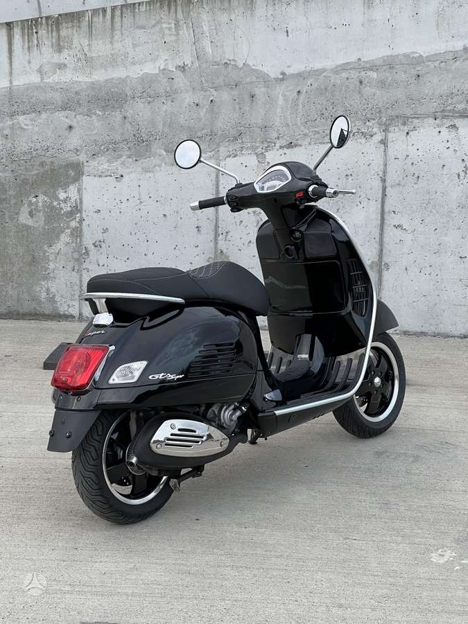 Piaggio Vespa 300cc, мотороллеры / мопеды