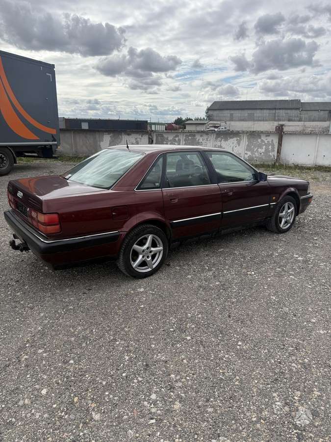 Audi V8, 3.6 l., Седан
