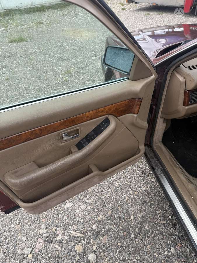 Audi V8, 3.6 l., Седан