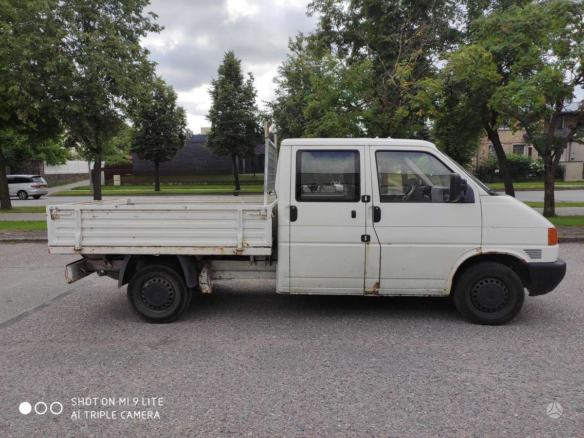 Volkswagen Transporter - 1
