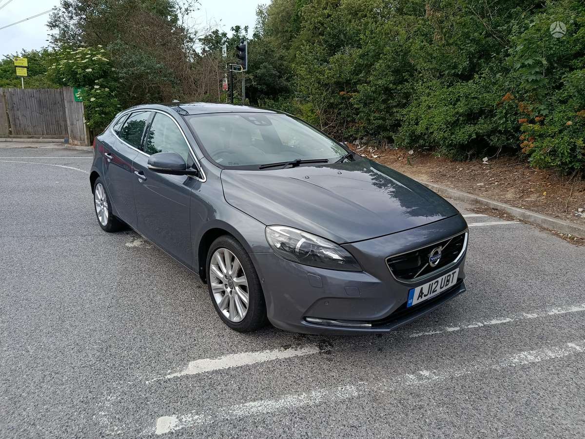 Volvo V40, hatchback