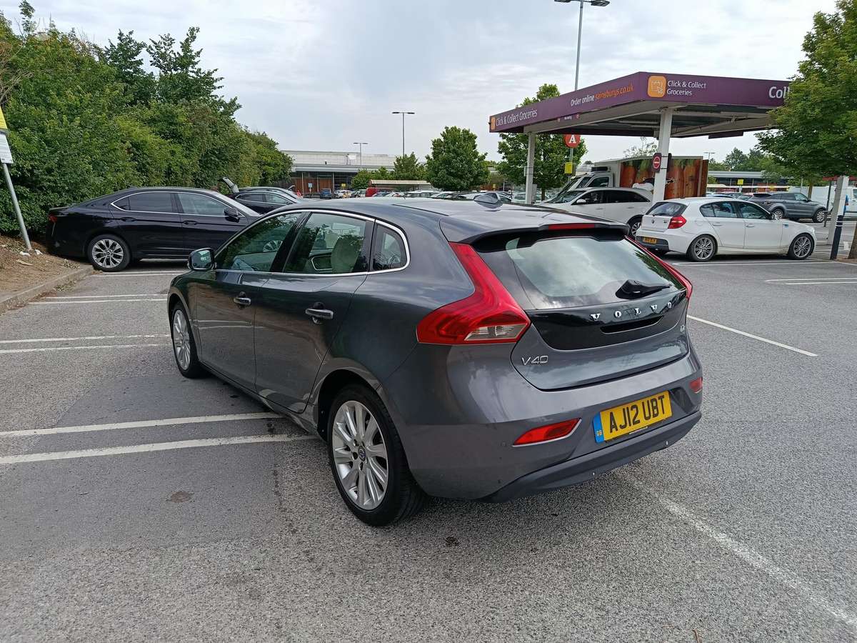 Volvo V40, hatchback