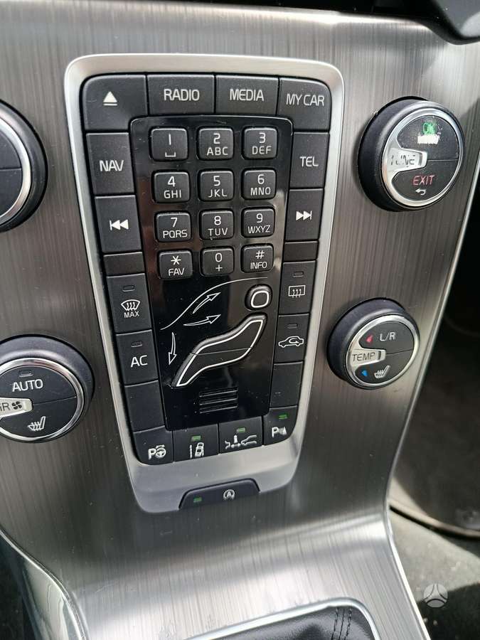 Volvo V40, Хэтчбек