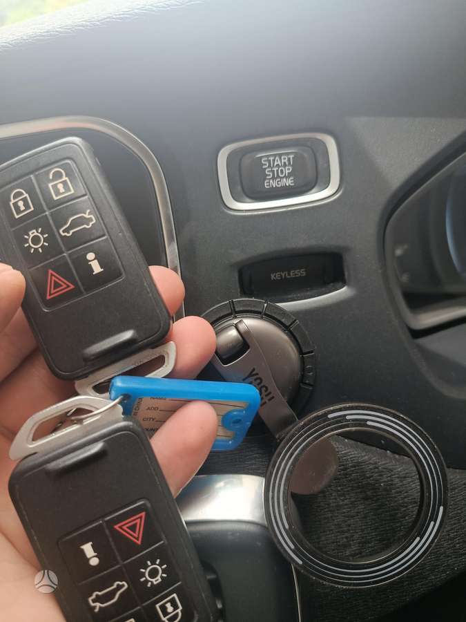 Volvo V40, Хэтчбек