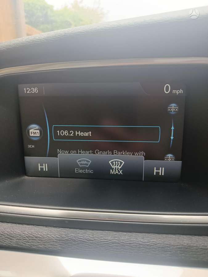 Volvo V40, Хэтчбек